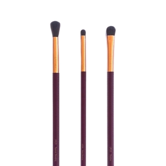 LARUCE BEAUTY SPECIAL EDITION 3 PIECE EYE BRUSH SET -BRAND NEW/SEALED - Picture 2 of 4